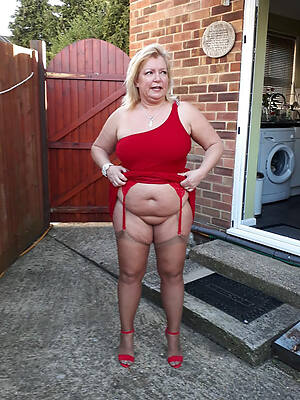 hot mature sweltering housewives unveil pics