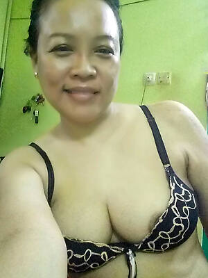 filipina mature nude pussy photos