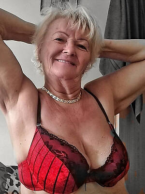 naked of age bra pics