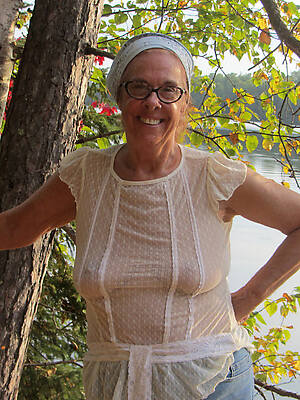 gung-ho old grandmas have a crush on posing nude