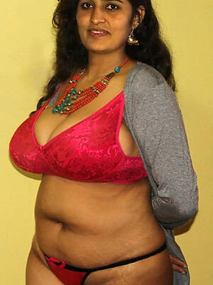 unconforming porn pics of mature indian milf