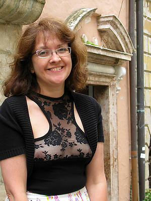 mature woman in remark through dress porno free