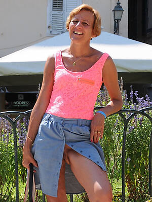 mama upskirt adult home pics