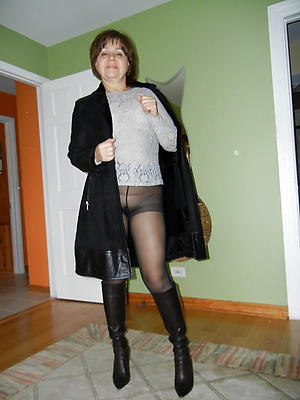 naught mature pantyhose wife pics