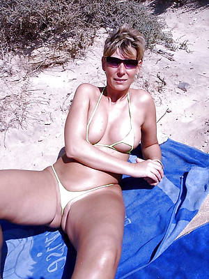 gorgeous mature women bikinis bare-ass photos
