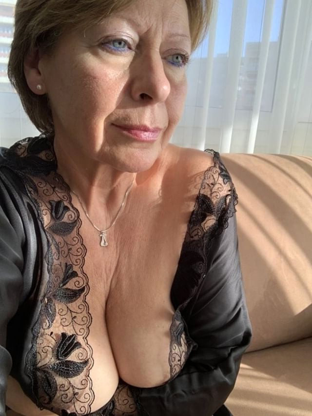 Naked women at 60